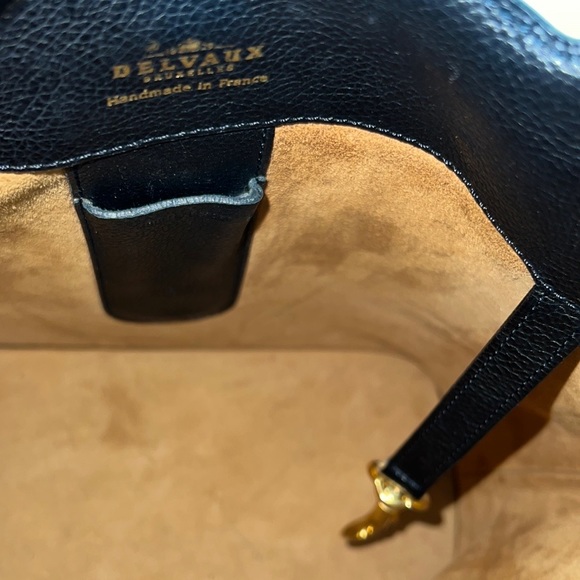 Delvaux Luxury leather shoulder bag - Picture 12 of 17